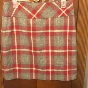 Eddie Bauer grey and red plaid skirt!!❤️